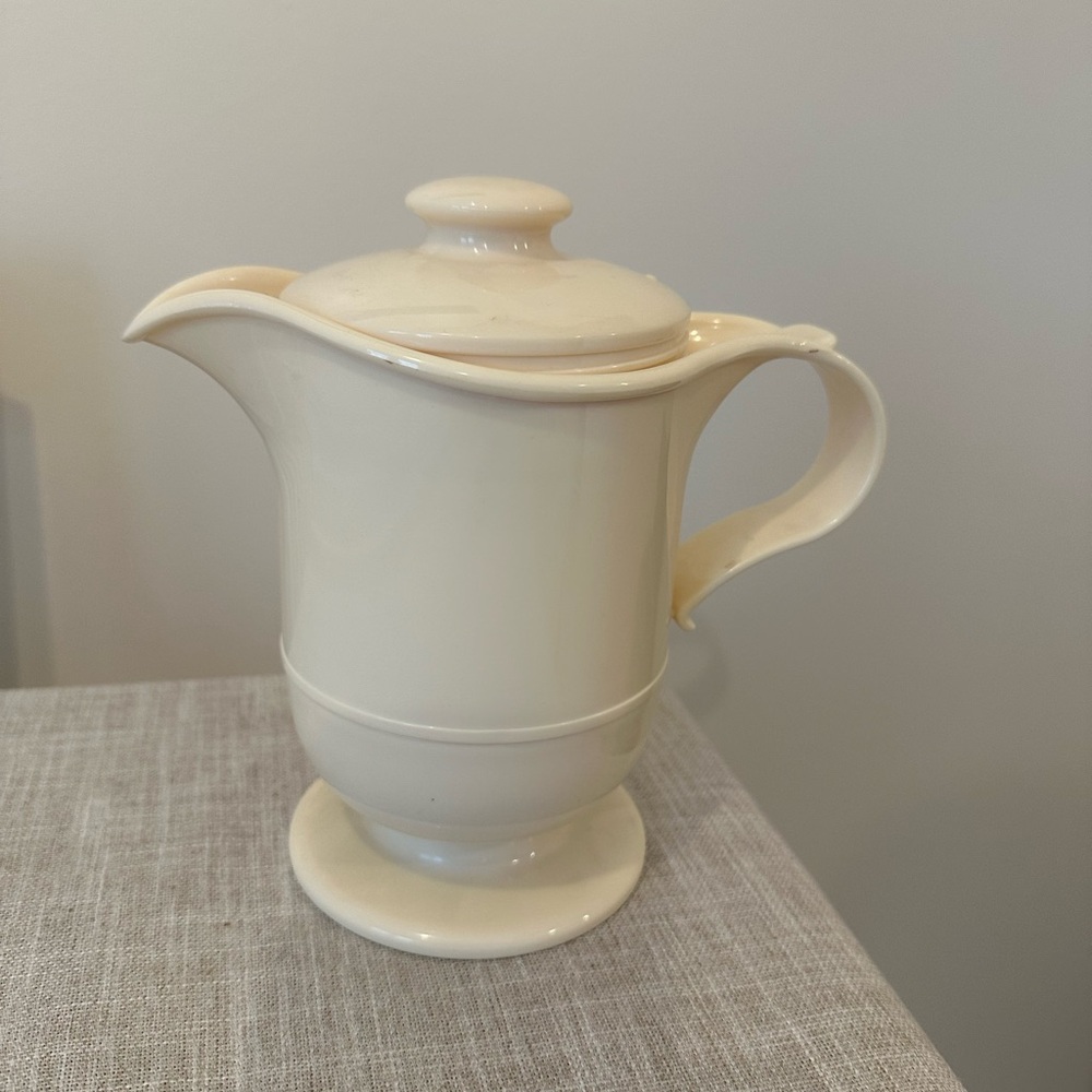 Elegant Cream Gravy Warmer